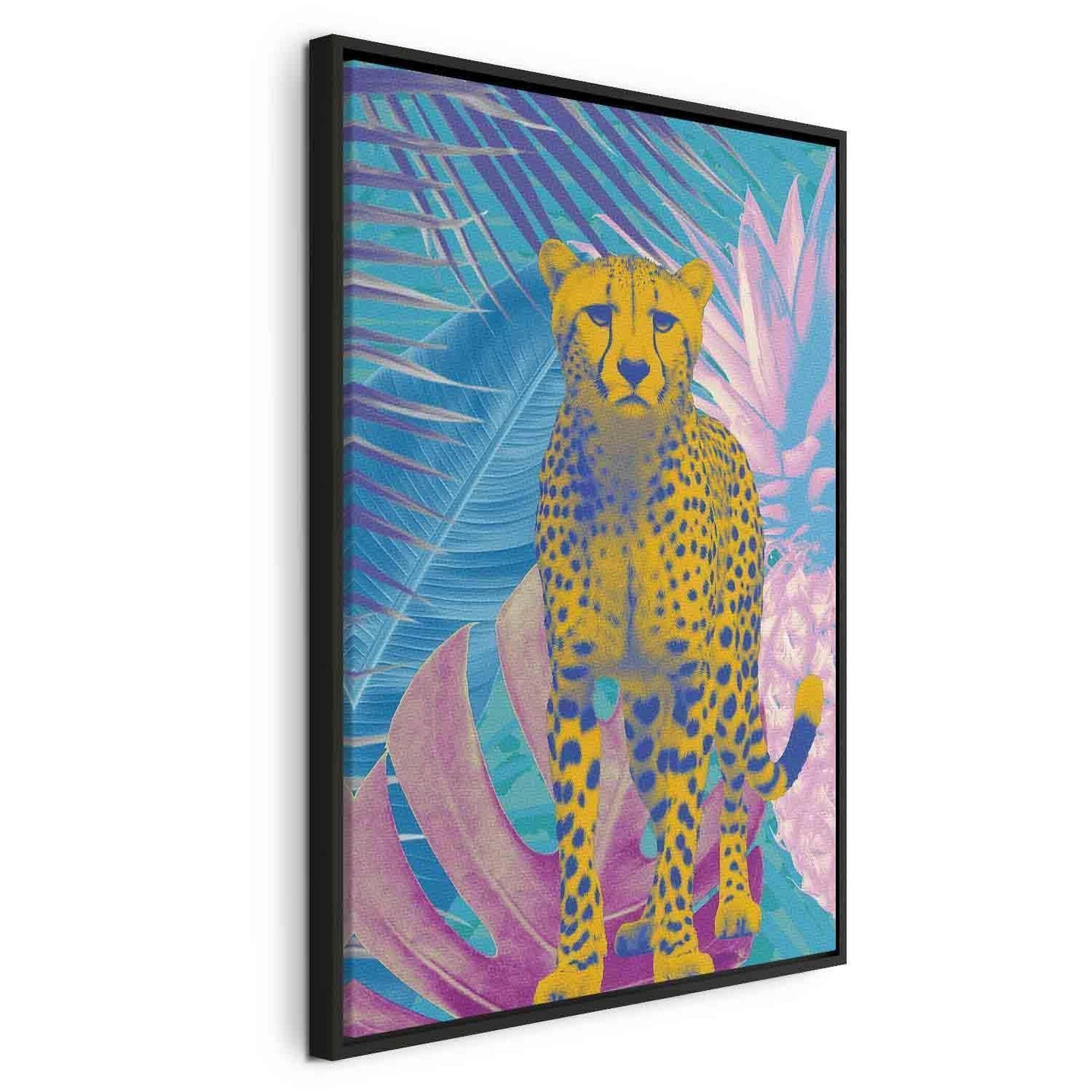 Eksotisk leopard - Fargerikt portrett av en gepard mot tropiske blader