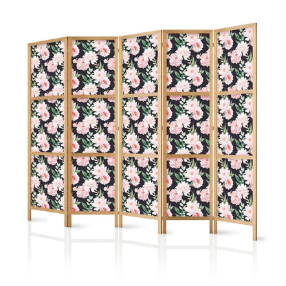 Peoner - Rosa blomster og grønne blader på en grafittfarget bakgrunn