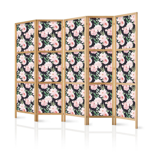 Peoner - Rosa blomster og grønne blader på en grafittfarget bakgrunn