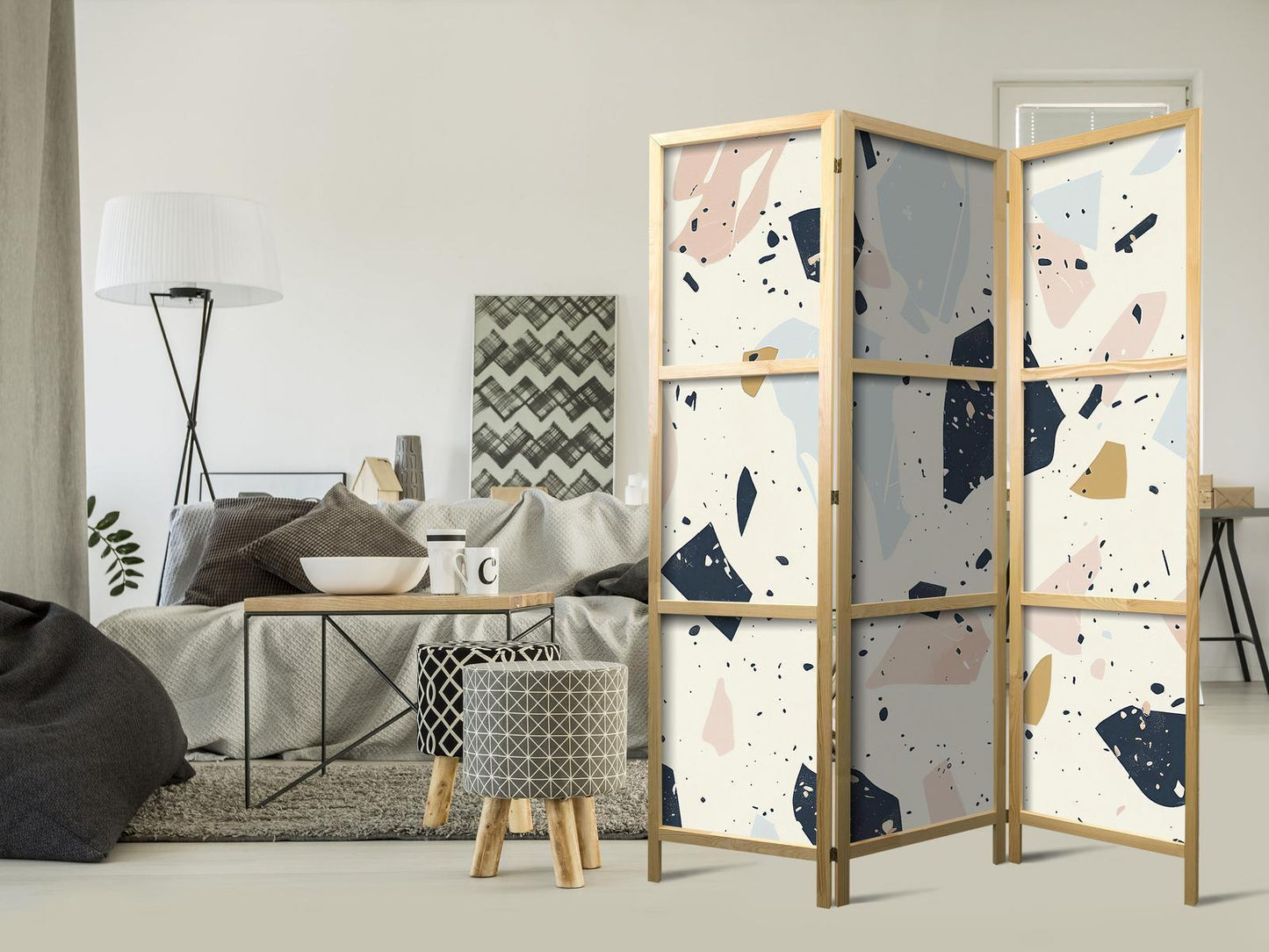 Terrazzo med store, skalerte steiner i dempede farger