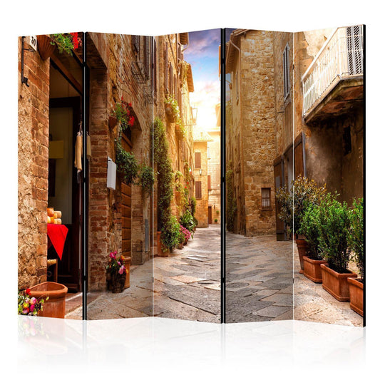 En fargerik gate i Toscana II