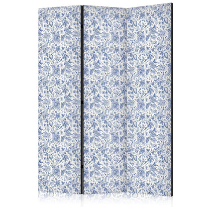 Illustrasjon i vintagestil - blå blomster på hvit bakgrunn